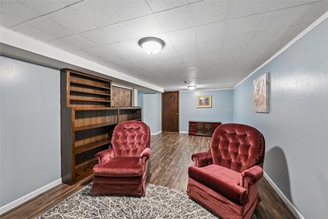 300 S Oak Street Anamosa IA 52205