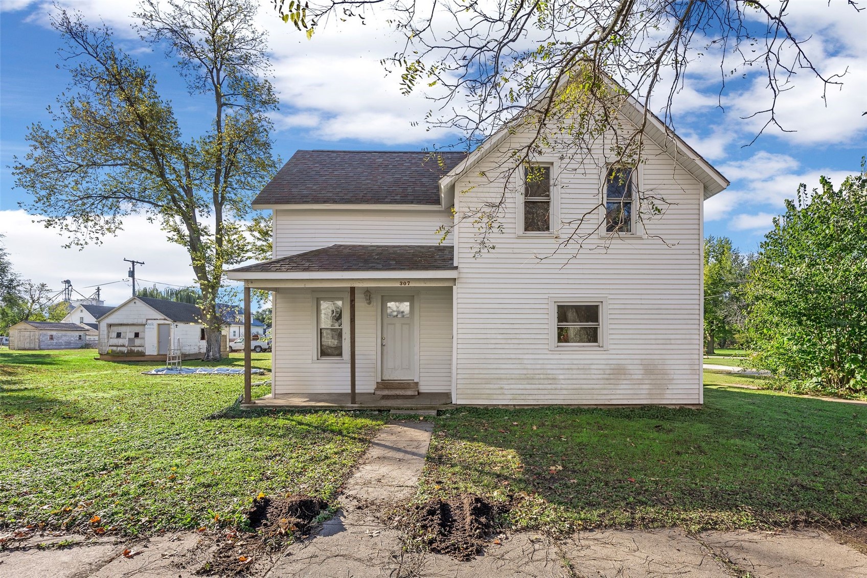 307 W Maple Street Garrison IA 52229