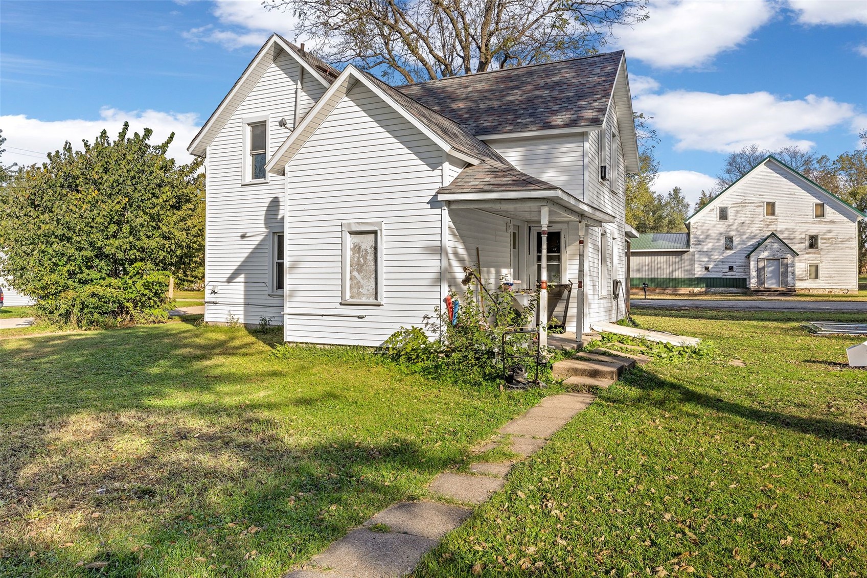 307 W Maple Street Garrison IA 52229