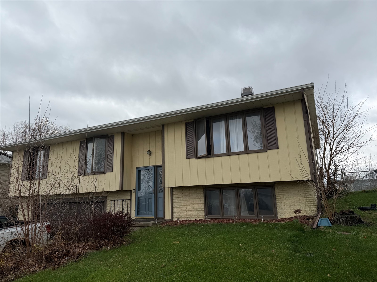 3419 Sue Lane NW Cedar Rapids IA 52405