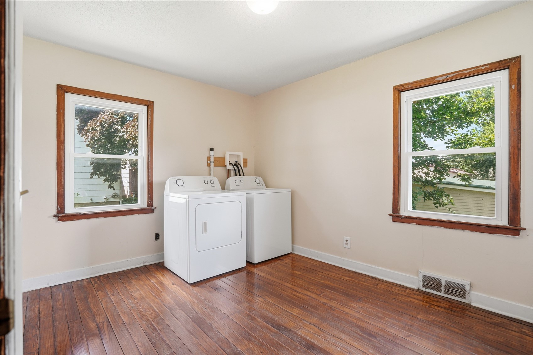 309 2nd Avenue Clarence IA 52216