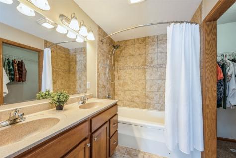2290 Edwin Drive Marion IA 52302