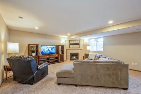 2290 Edwin Drive Marion IA 52302