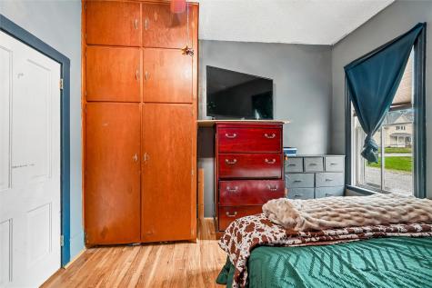 608 E Washington Street Center Point IA 52213
