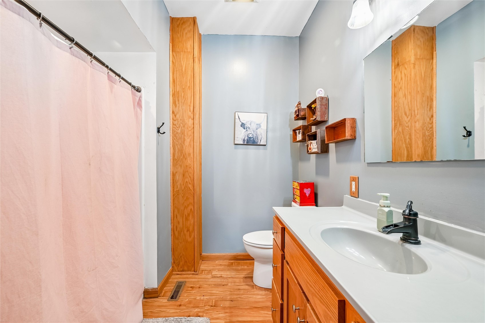 608 E Washington Street Center Point IA 52213