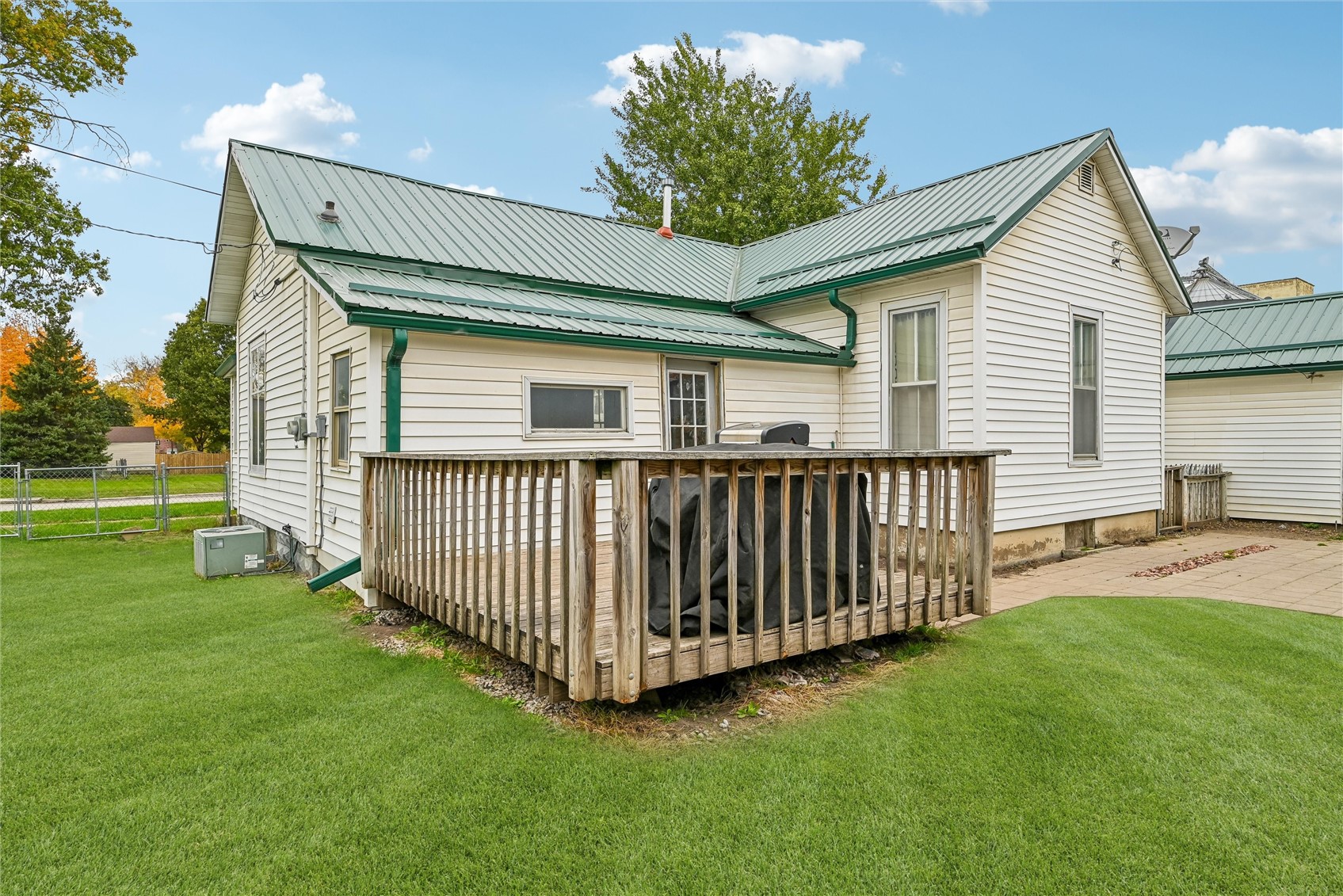 608 E Washington Street Center Point IA 52213