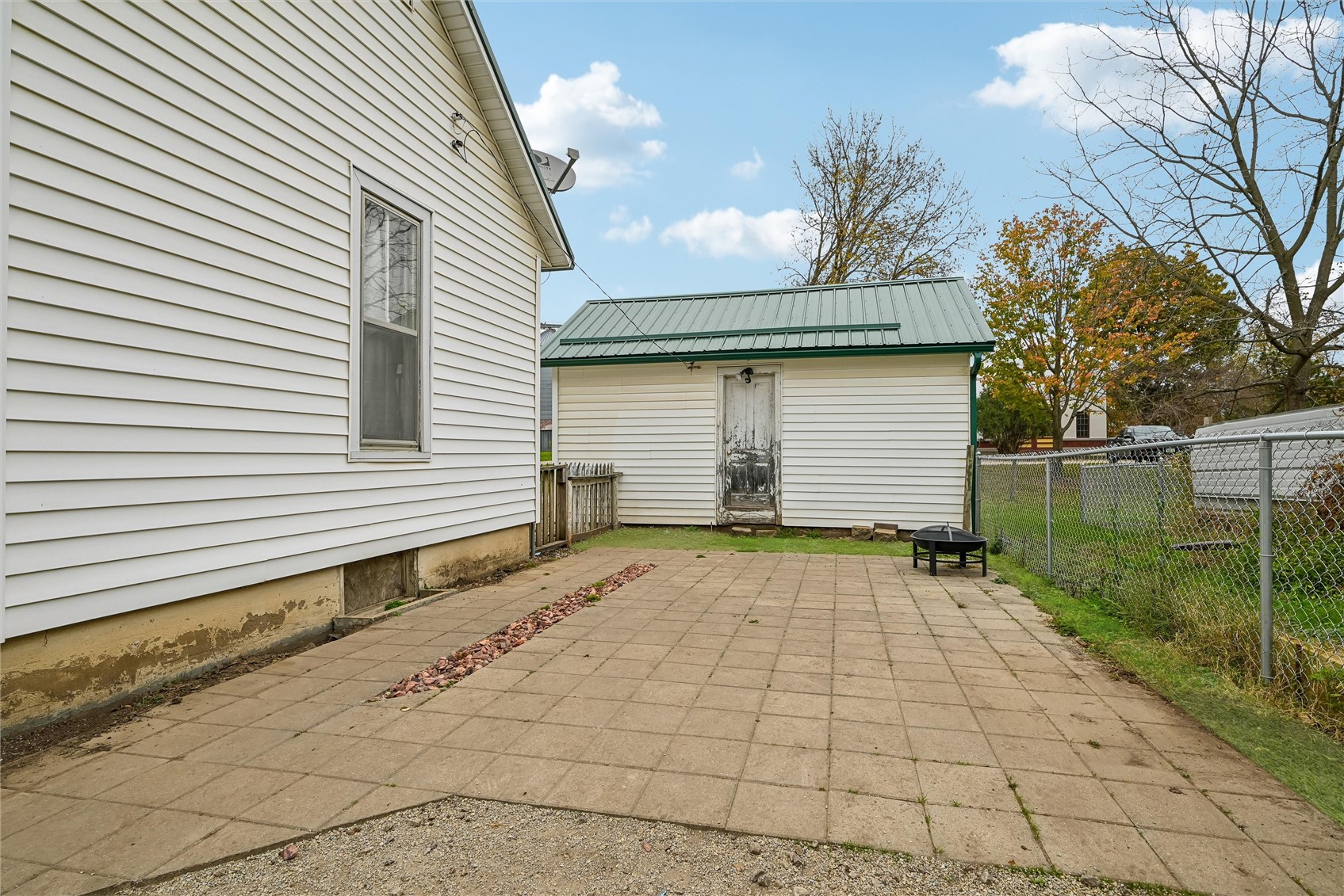 608 E Washington Street Center Point IA 52213