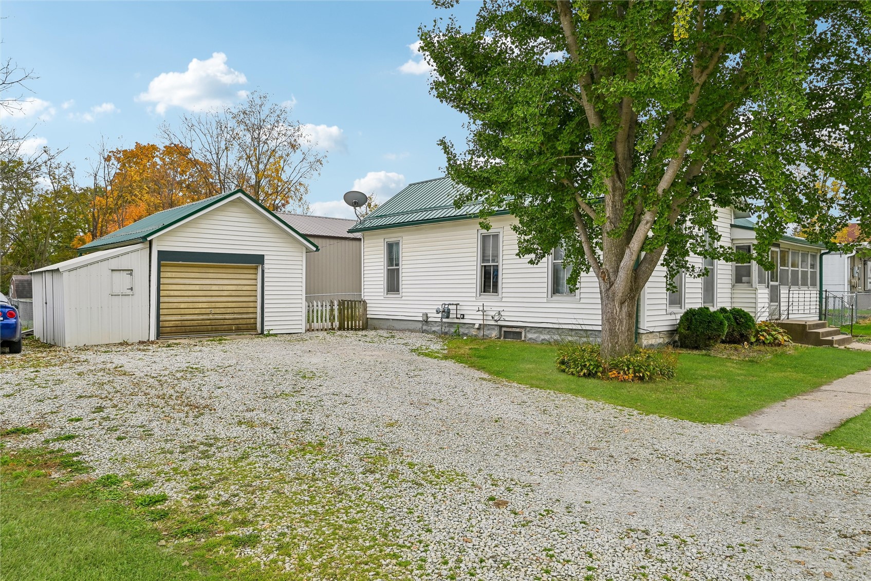608 E Washington Street Center Point IA 52213