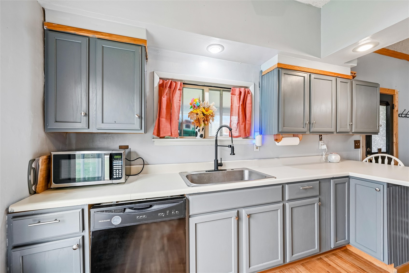 608 E Washington Street Center Point IA 52213