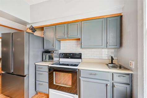 608 E Washington Street Center Point IA 52213