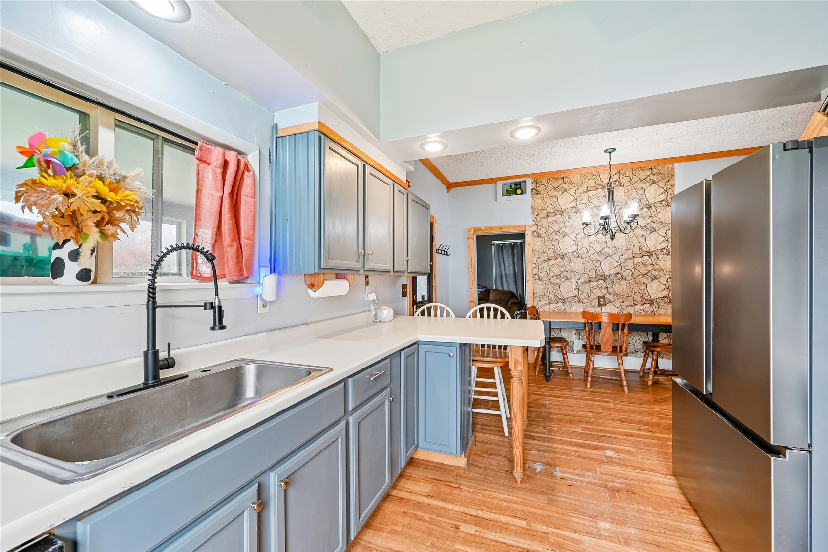 608 E Washington Street Center Point IA 52213