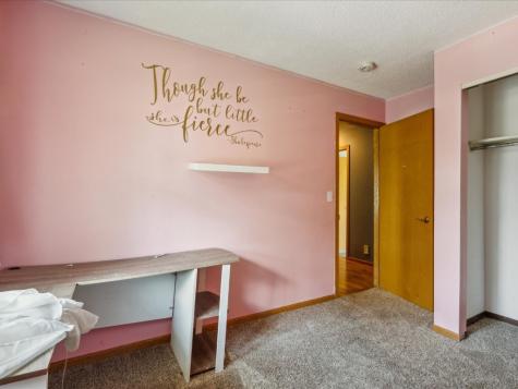 633 Olive Drive NW Cedar Rapids IA 52405
