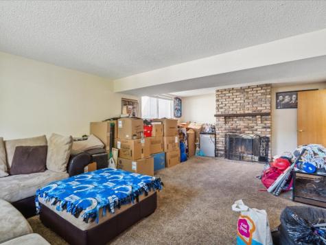 633 Olive Drive NW Cedar Rapids IA 52405