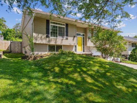 633 Olive Drive NW Cedar Rapids IA 52405