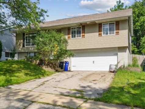 633 Olive Drive NW Cedar Rapids IA 52405