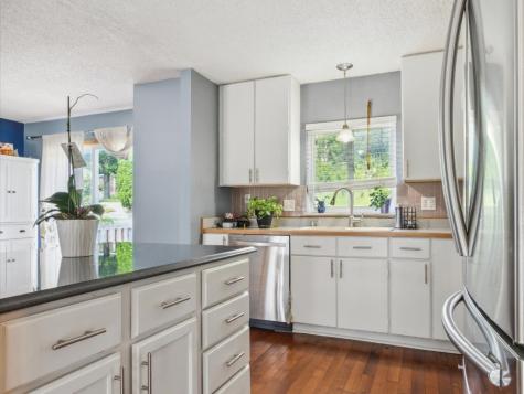 633 Olive Drive NW Cedar Rapids IA 52405