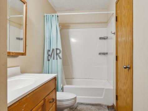 633 Olive Drive NW Cedar Rapids IA 52405