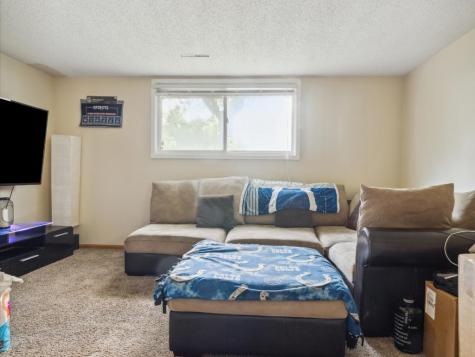 633 Olive Drive NW Cedar Rapids IA 52405