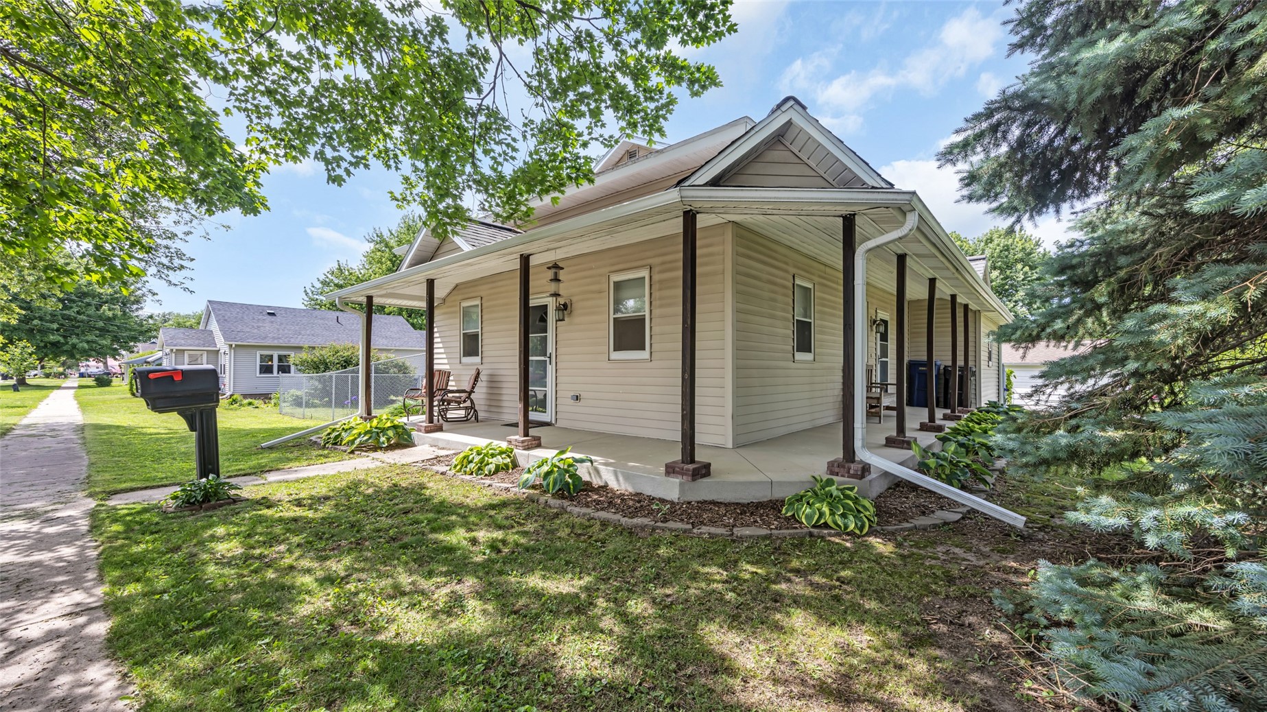 502 W 4th Street Tipton IA 52772