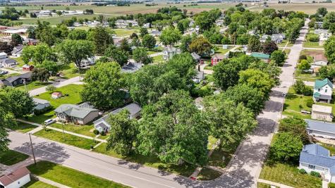 502 W 4th Street Tipton IA 52772