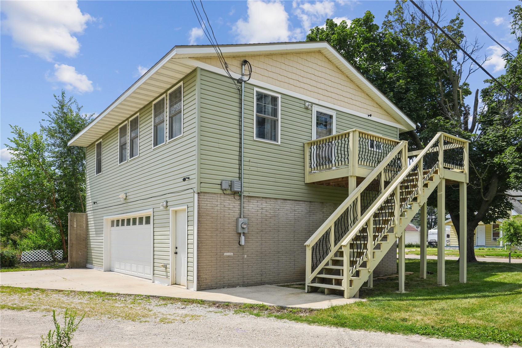 1413 J Street Cedar Rapids IA 52404