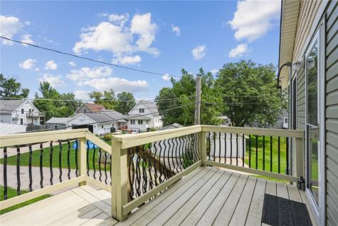 1413 J Street Cedar Rapids IA 52404