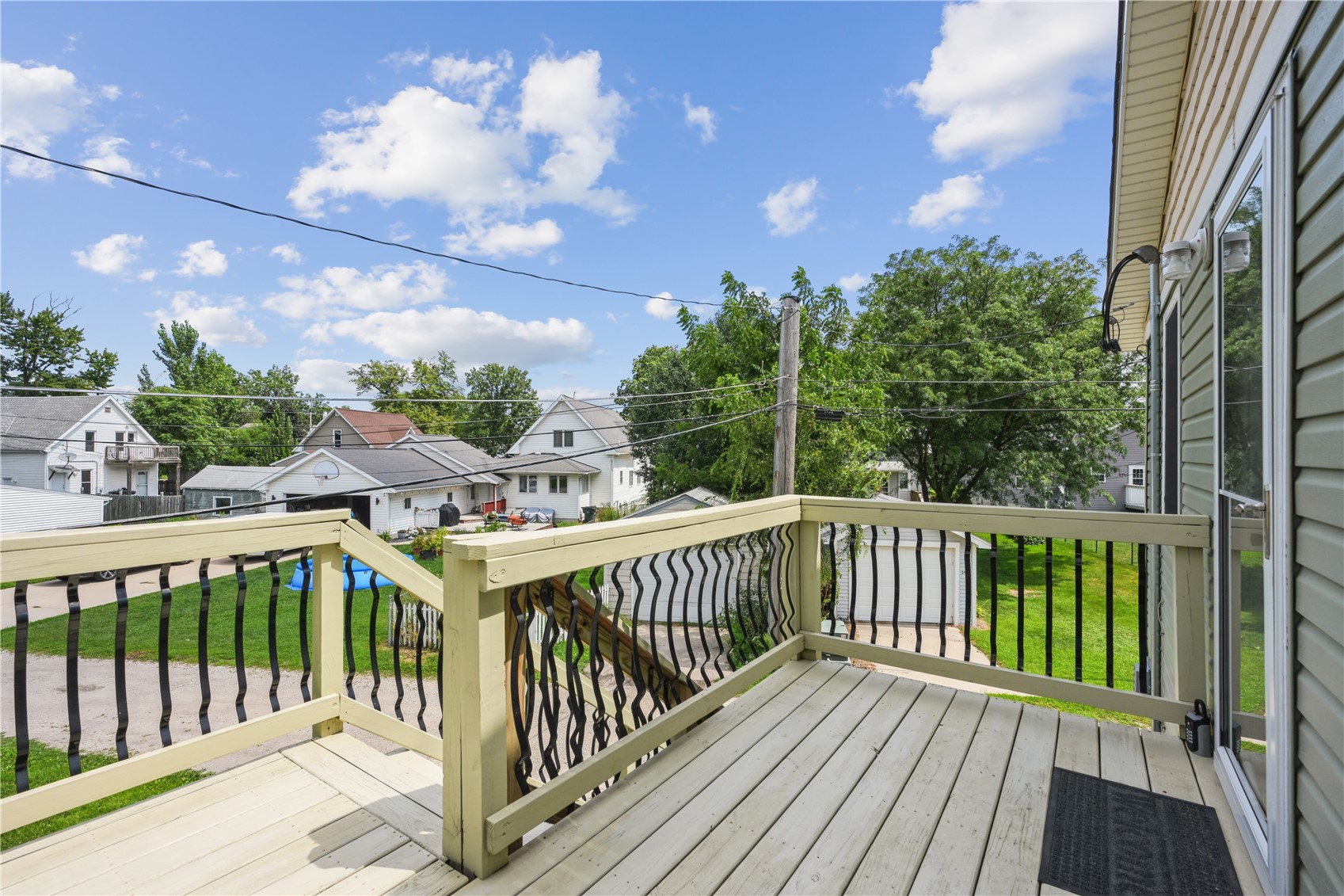 1413 J Street Cedar Rapids IA 52404