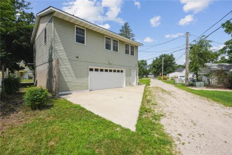 1413 J Street Cedar Rapids IA 52404