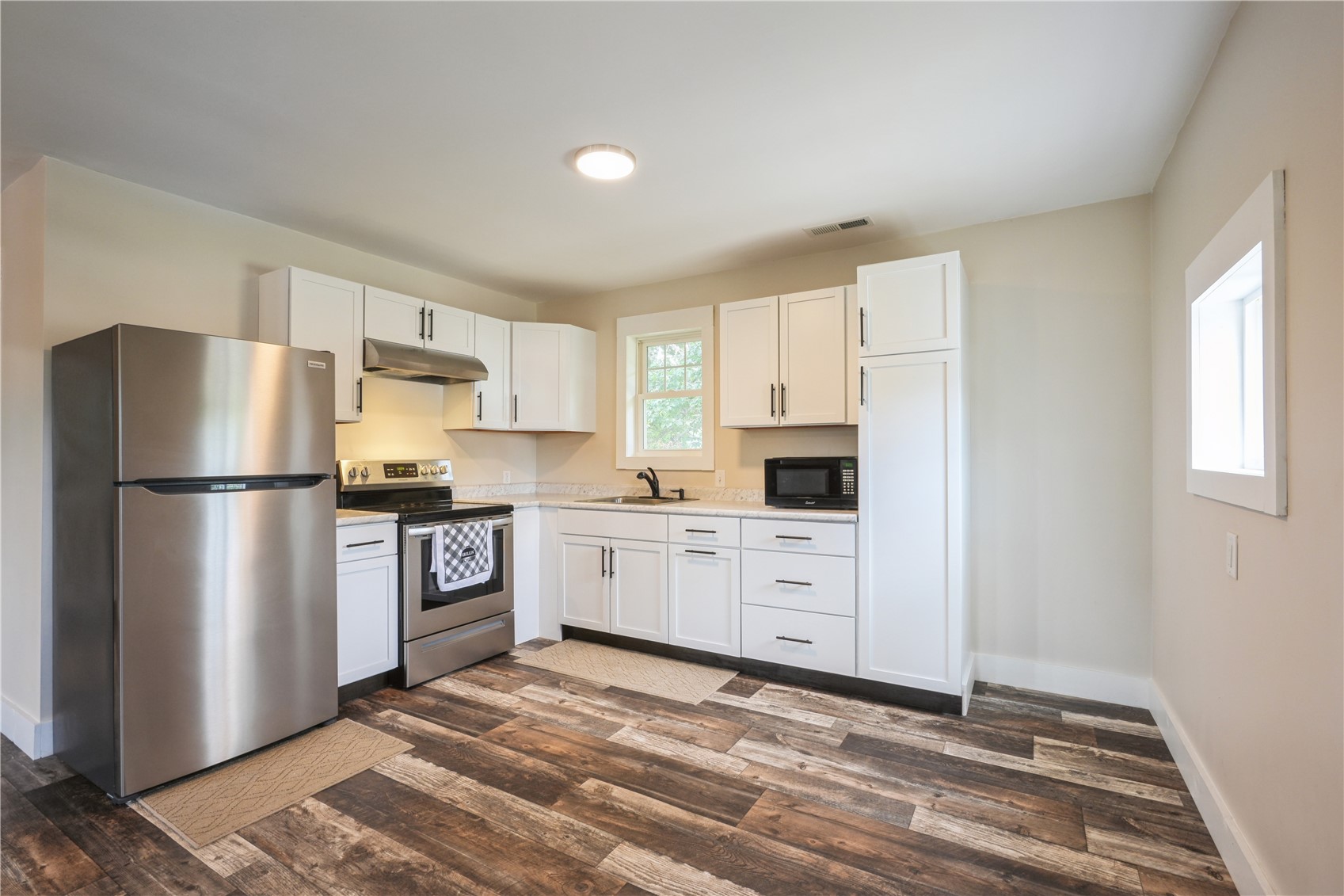 1413 J Street Cedar Rapids IA 52404