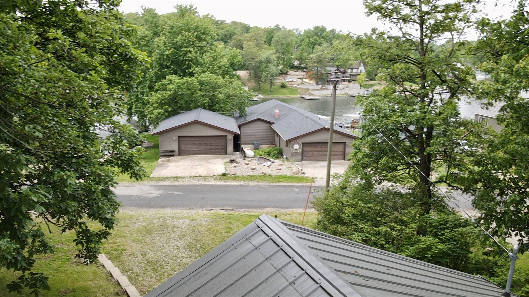 6181&6182 North Lakeshore Drive Brooklyn IA 52211