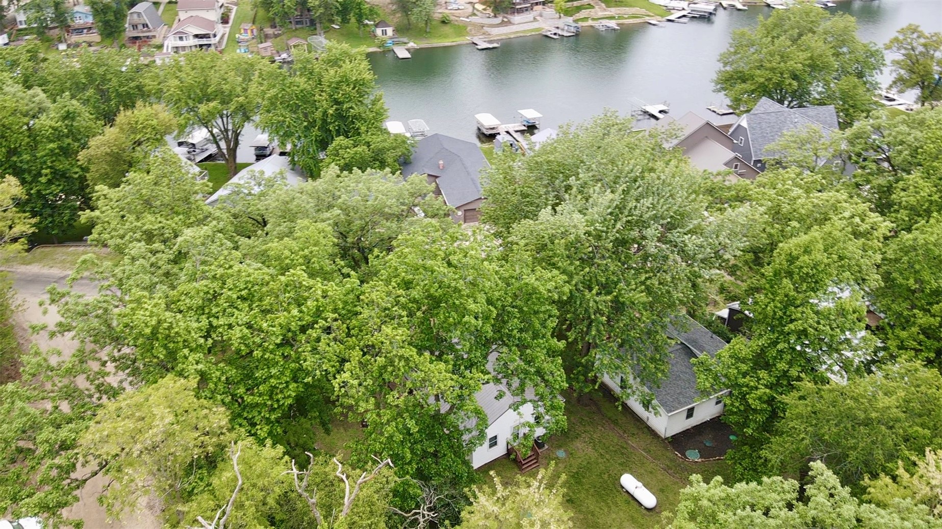 6181&6182 North Lakeshore Drive Brooklyn IA 52211