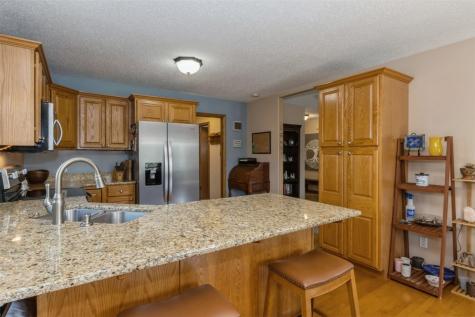 120 Highland Avenue Fairfax IA 52228