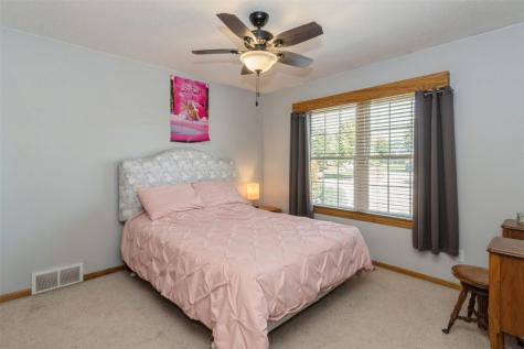 120 Highland Avenue Fairfax IA 52228