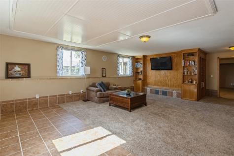 120 Highland Avenue Fairfax IA 52228