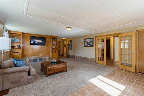 120 Highland Avenue Fairfax IA 52228