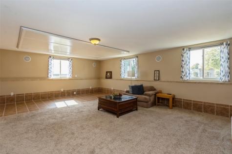 120 Highland Avenue Fairfax IA 52228