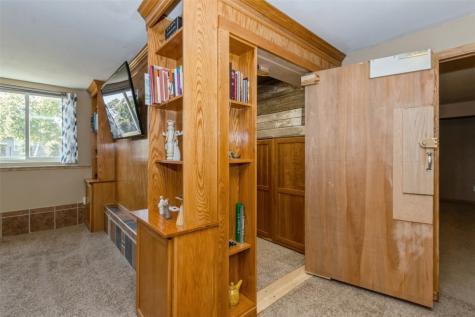 120 Highland Avenue Fairfax IA 52228