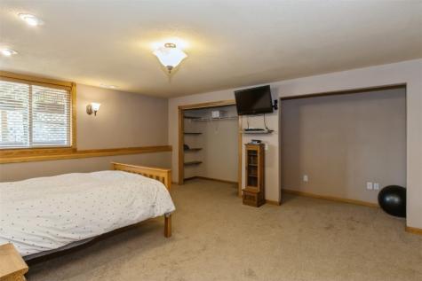 120 Highland Avenue Fairfax IA 52228
