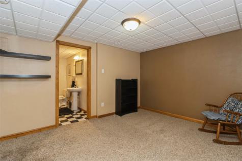 120 Highland Avenue Fairfax IA 52228