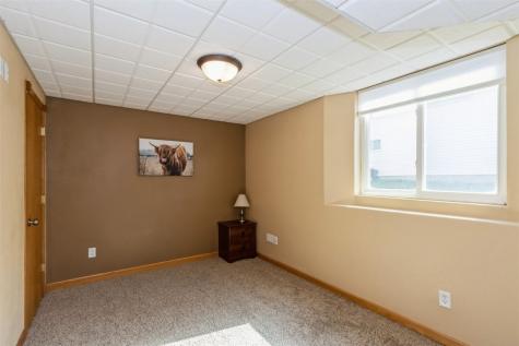 120 Highland Avenue Fairfax IA 52228