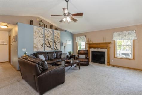 120 Highland Avenue Fairfax IA 52228