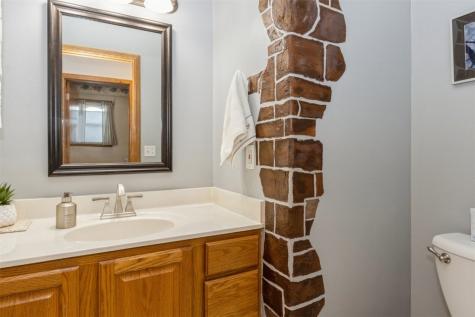 120 Highland Avenue Fairfax IA 52228