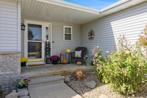 120 Highland Avenue Fairfax IA 52228