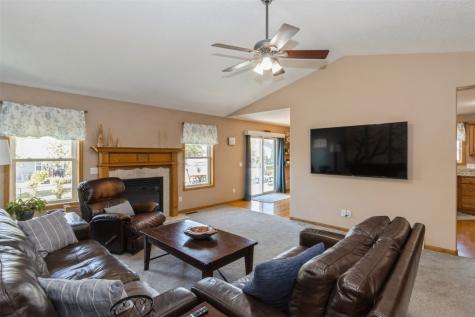 120 Highland Avenue Fairfax IA 52228