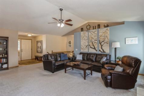 120 Highland Avenue Fairfax IA 52228