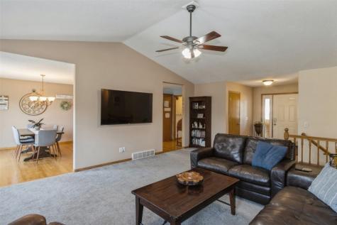 120 Highland Avenue Fairfax IA 52228