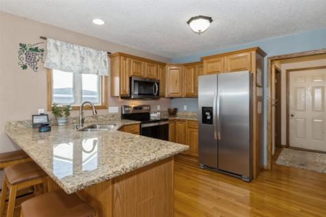 120 Highland Avenue Fairfax IA 52228