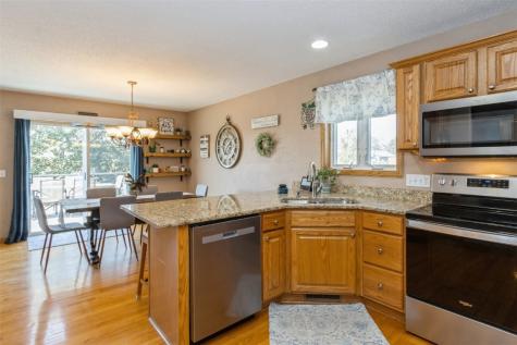 120 Highland Avenue Fairfax IA 52228