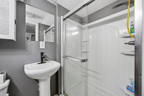 1616 1st Avenue NW Cedar Rapids IA 22405