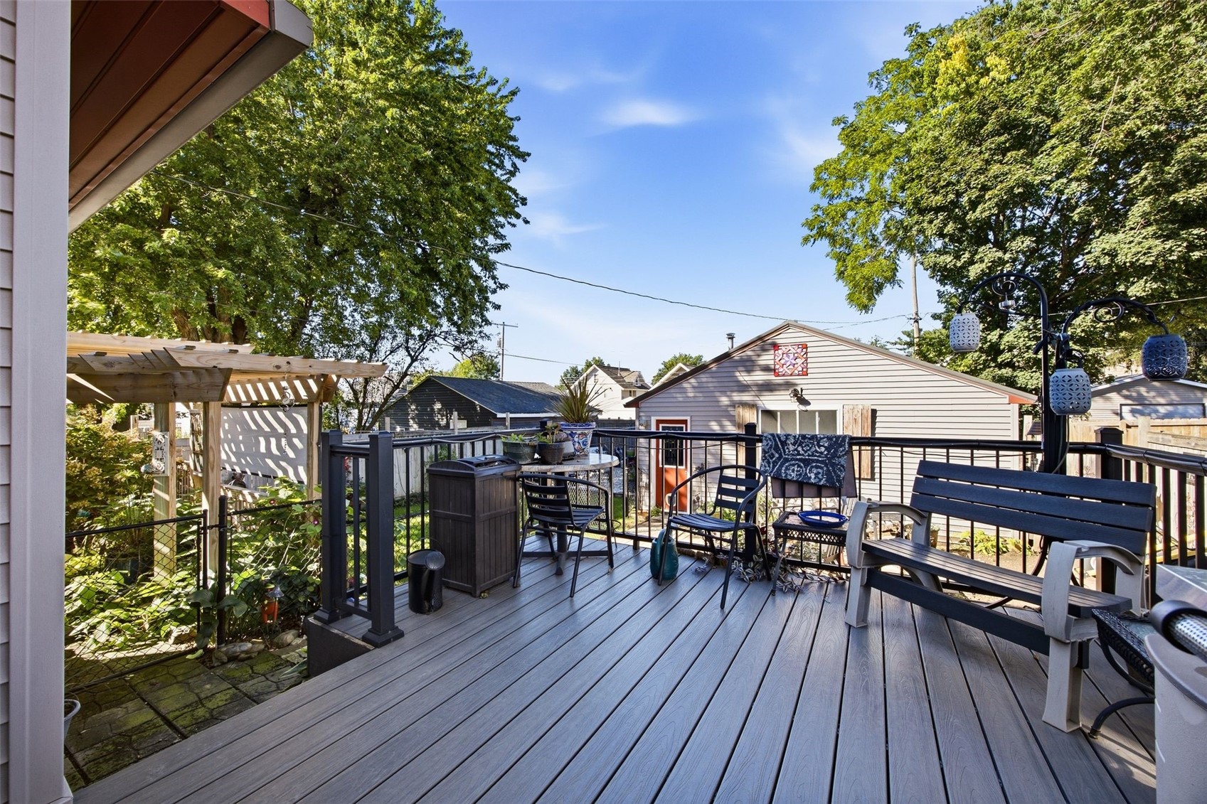 1616 1st Avenue NW Cedar Rapids IA 22405